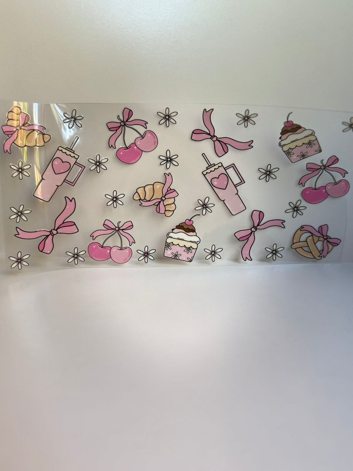 Bows and croissants
